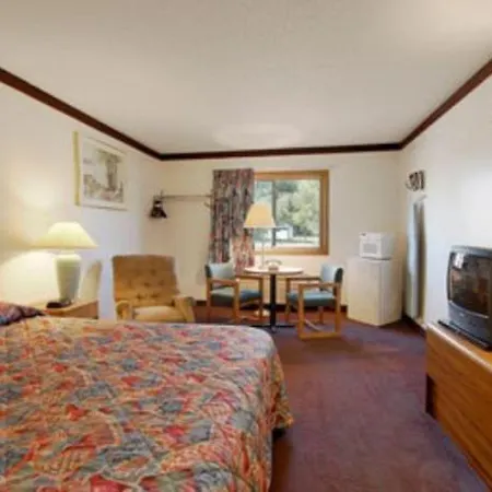 Becker Inn & Suites Room photo
